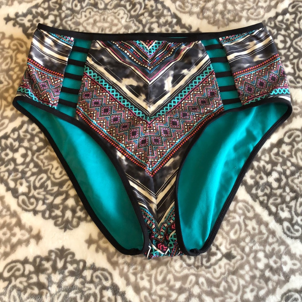 Size S Kenneth Cole Bikini Bottoms